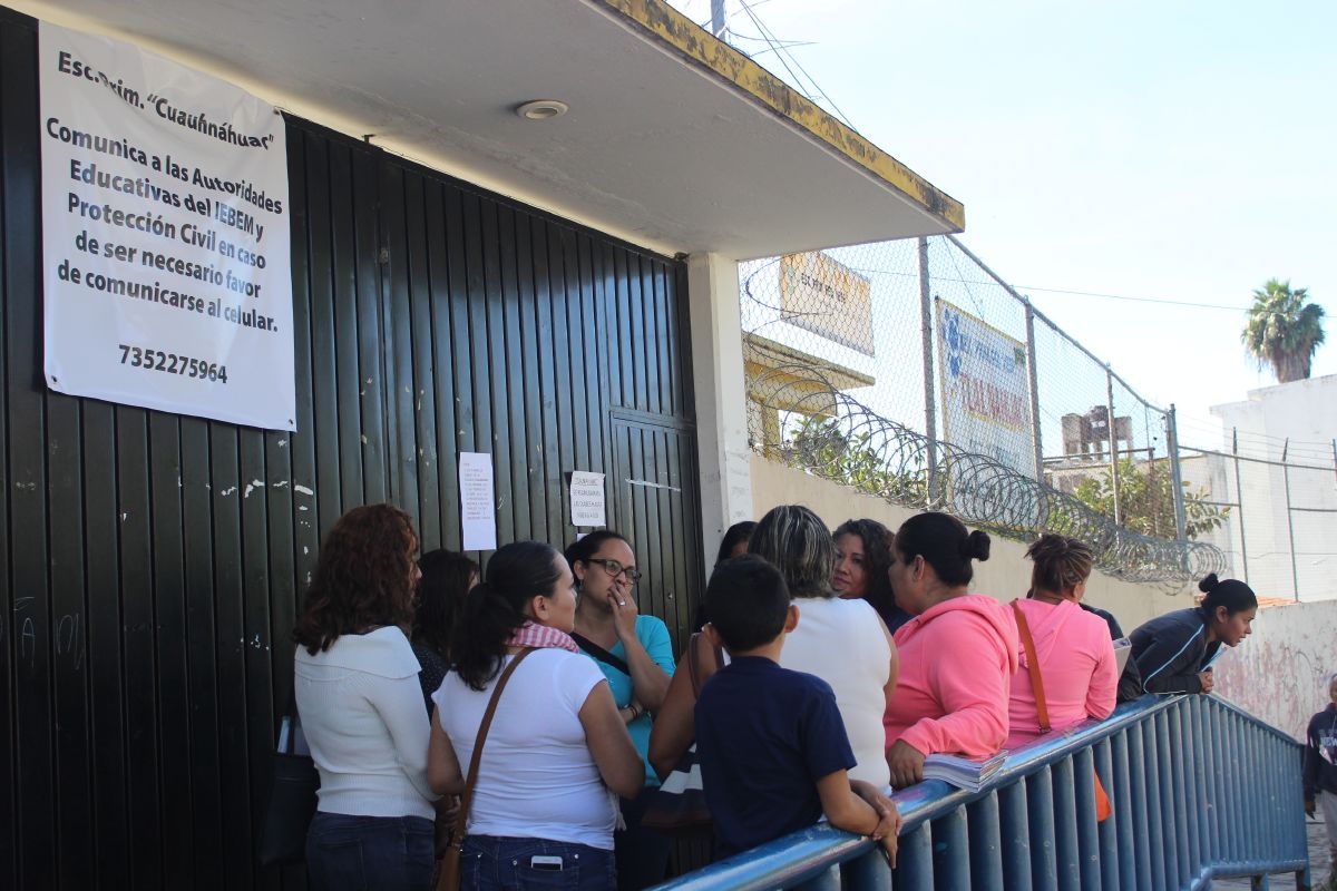 Padres de familia desconfían de dictámenes de escuelas públicas