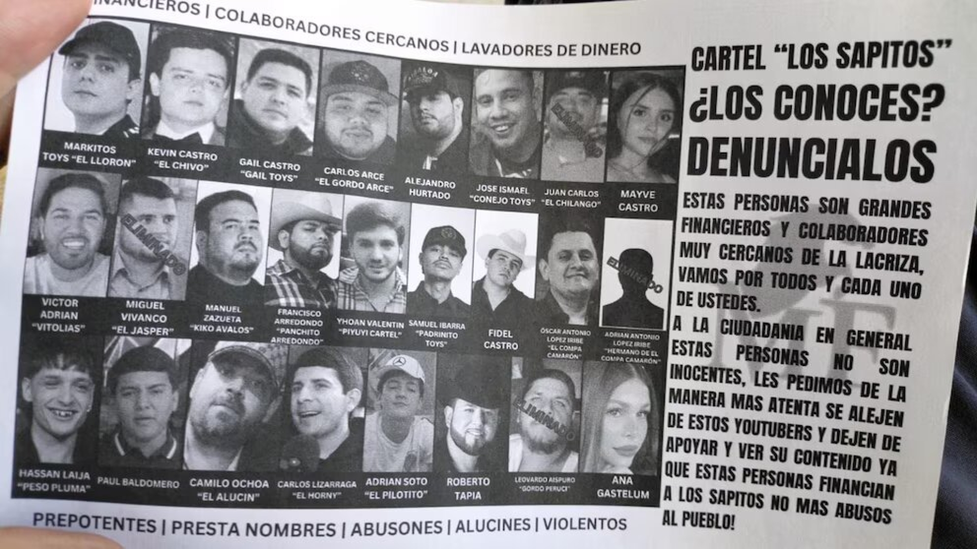 Volantes en Sinaloa vinculan a Peso Pluma y otros influencers con Los Chapitos