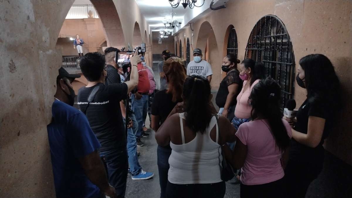 Extrabajadores municipales de Miacatlán exigen liquidación