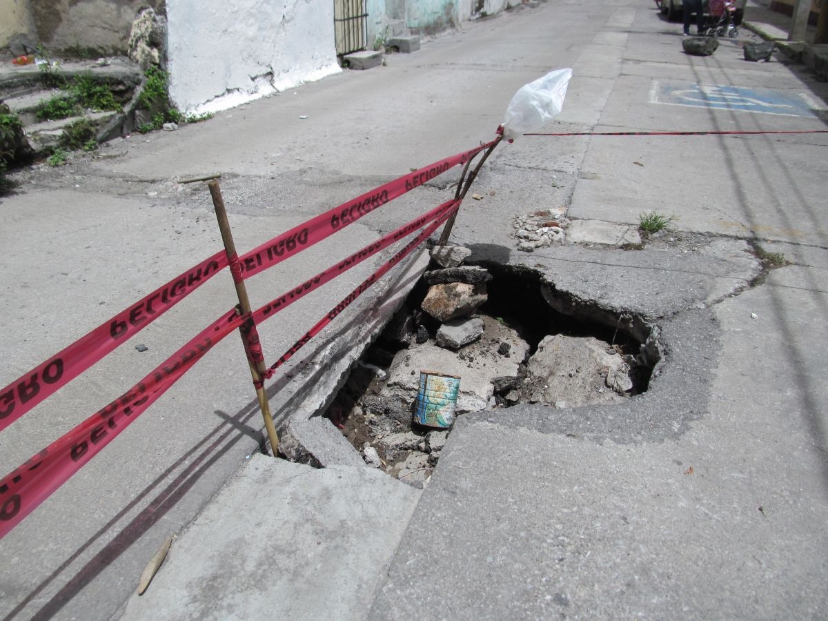 Siguen apareciendo socavones en calles de Jojutla