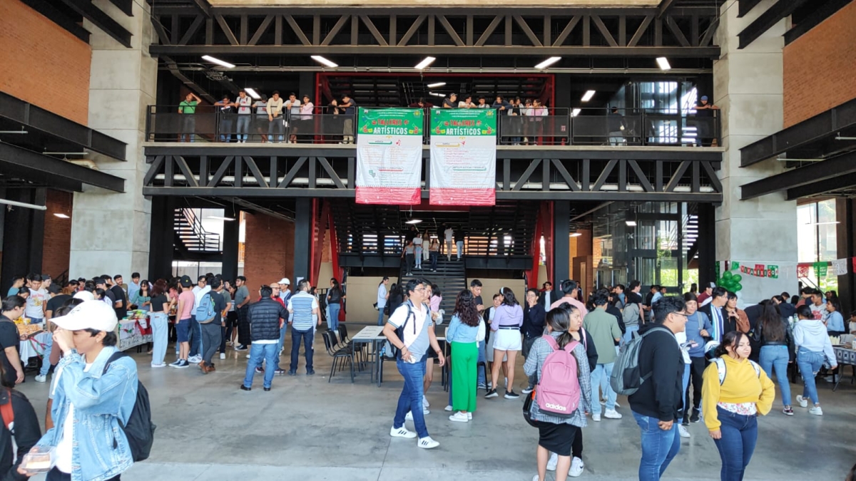 Organizan kermés estudiantes de Arquitectura en la UAEM, en el mes patrio