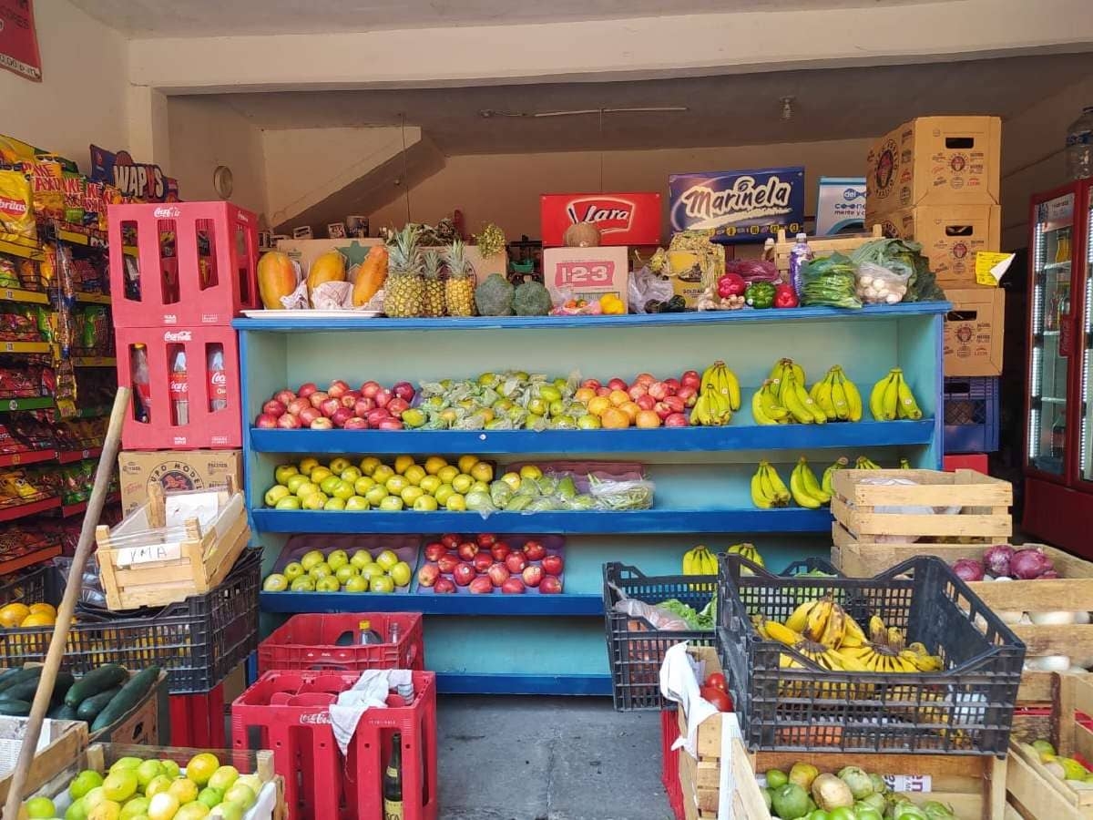 Complementa la venta de abarrotes con frutas y verduras