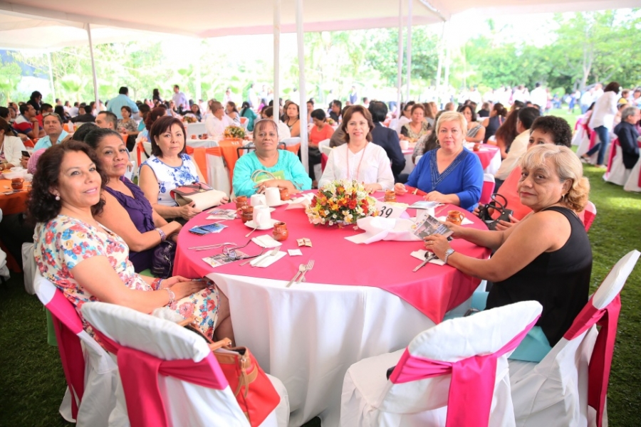 El SNTE celebra aumento salarial de 3.15% a maestros