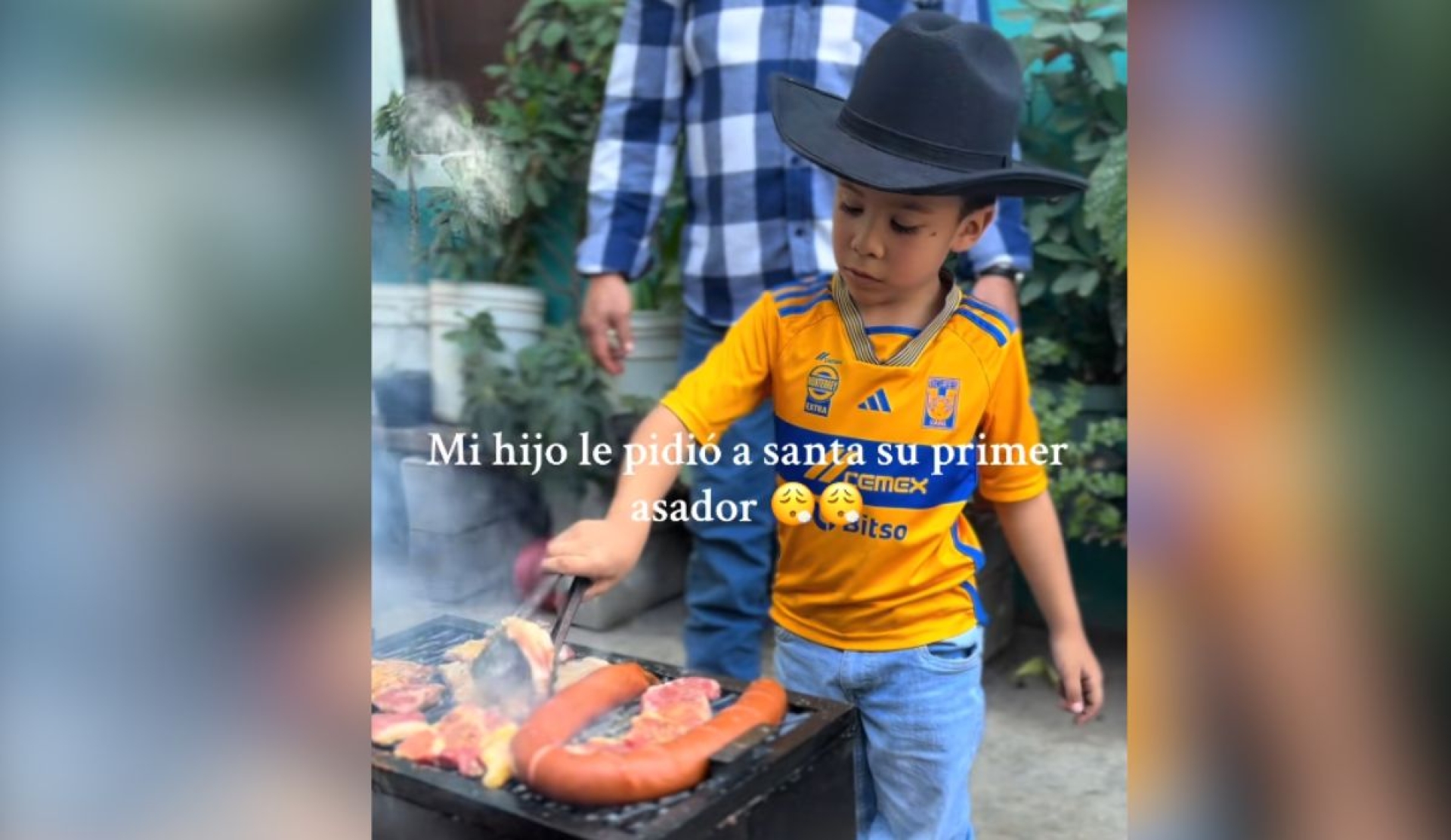 Niño de Monterrey conquista TikTok con su propio asador