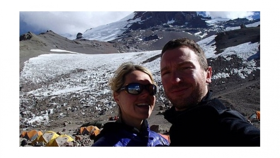 Escala Everest para demostrar que los veganos son fuertes, y muere