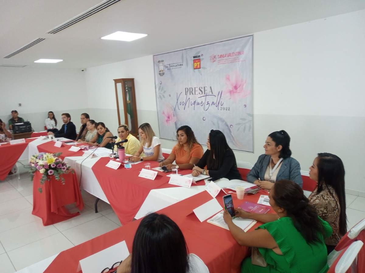 Mujer transgénero, propuesta para la presea Xochiquetzalli