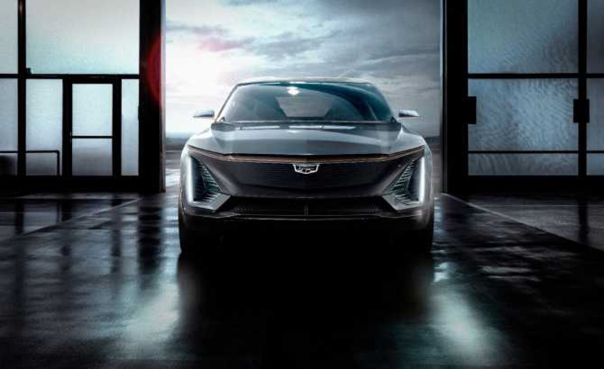Cadillac muestra su primer vehículo completamente eléctrico