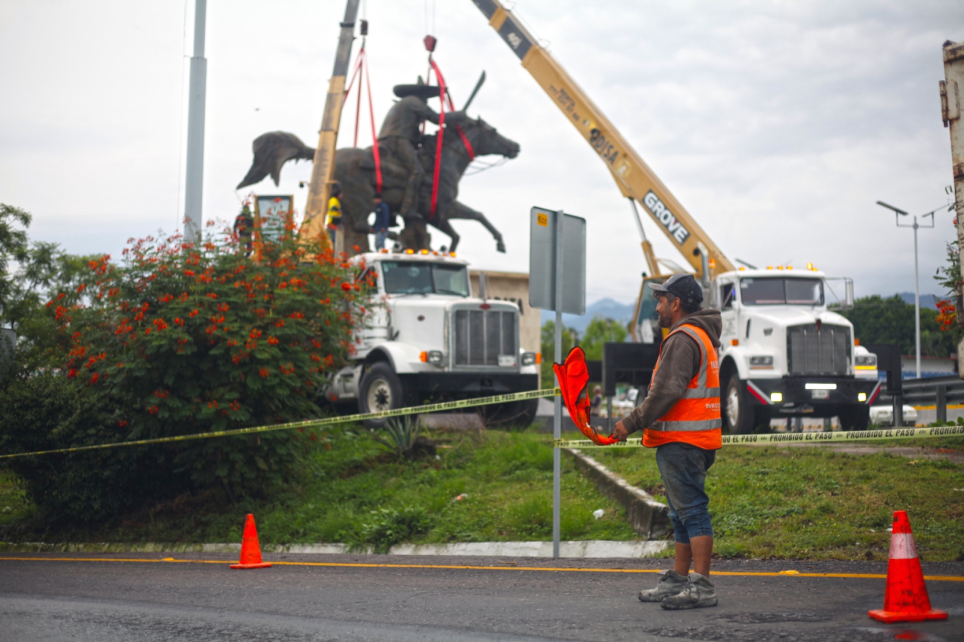 Concluye Secretaría de Infraestructura reubicación del monumento 'Zapata Ecuestre'