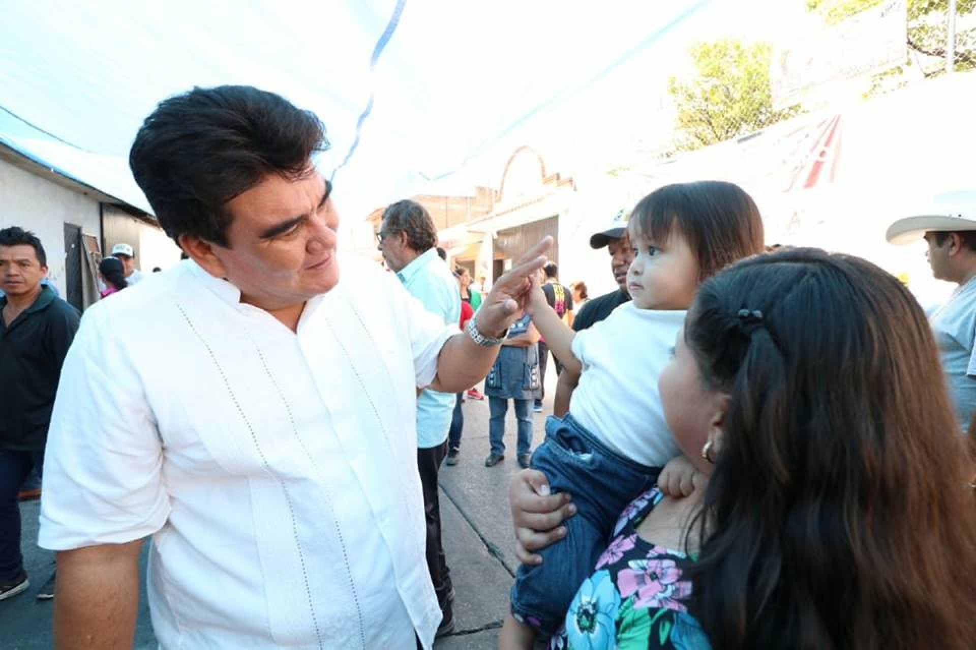 Mujeres de Jiutepec producirán zapatos escolares gratuitos: Agüero