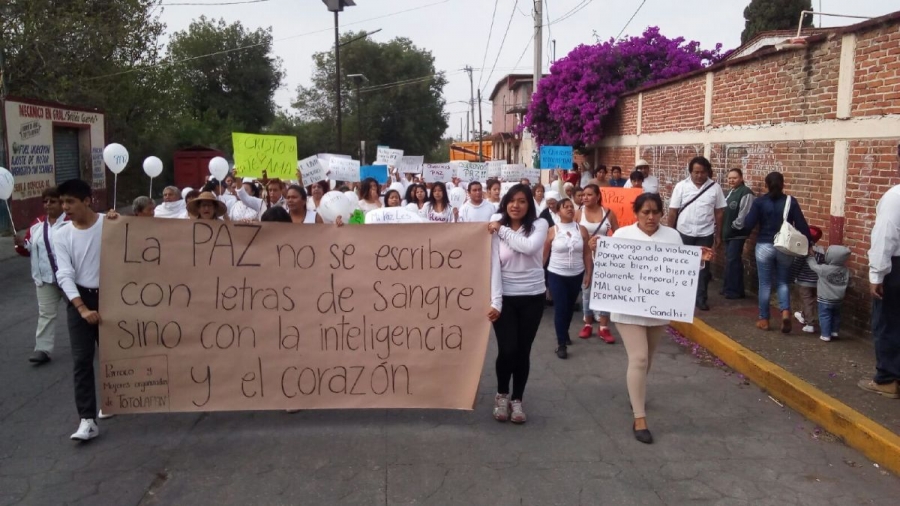 Realizan marcha por la paz tras hechos de violencia en Totolapan