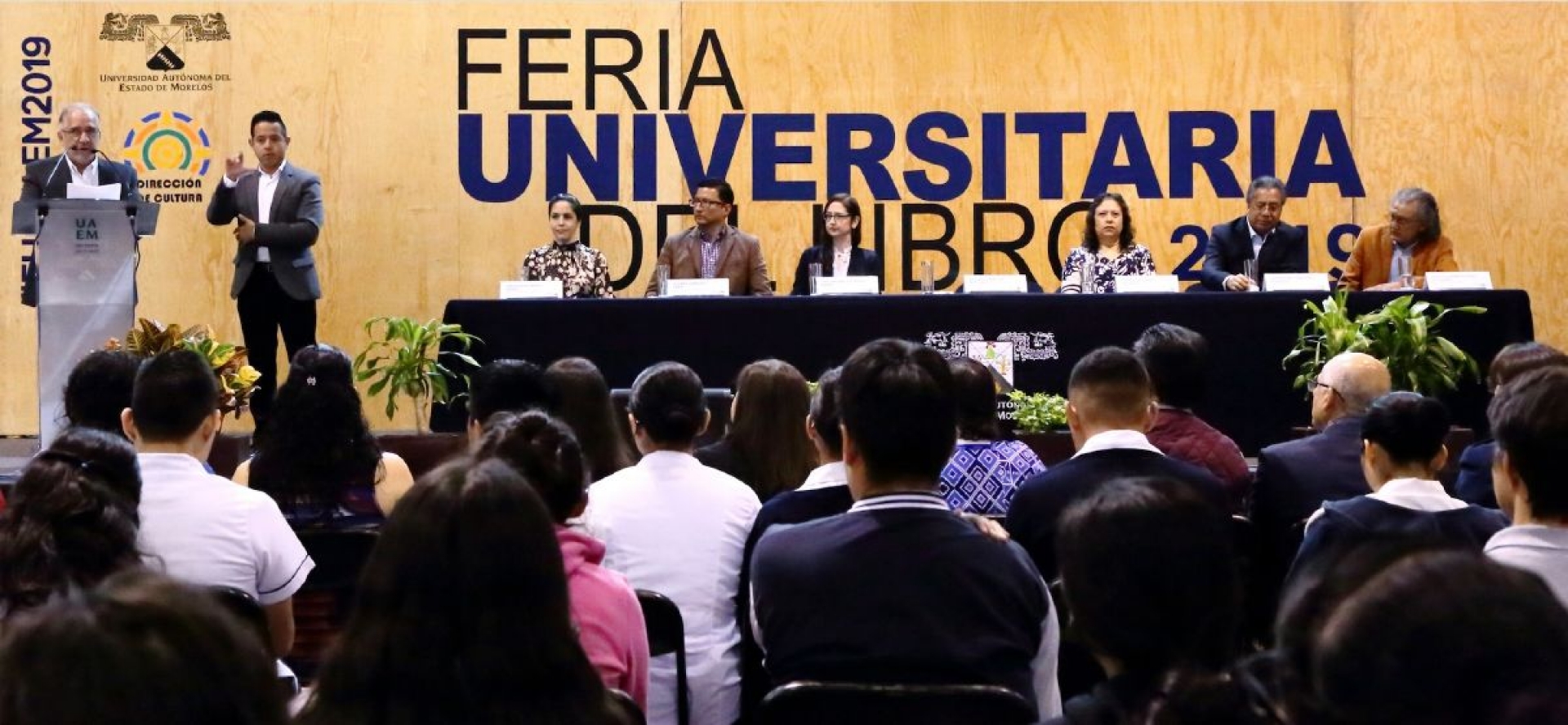 Muestra UAEM su producción editorial en Feria Universitaria del Libro