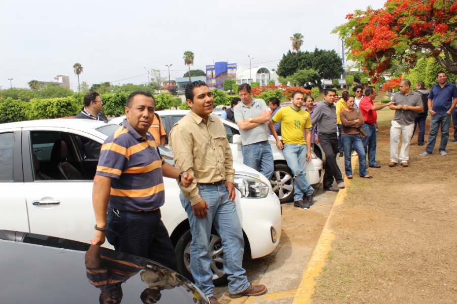 Choferes de Uber se rebelan y paran labores