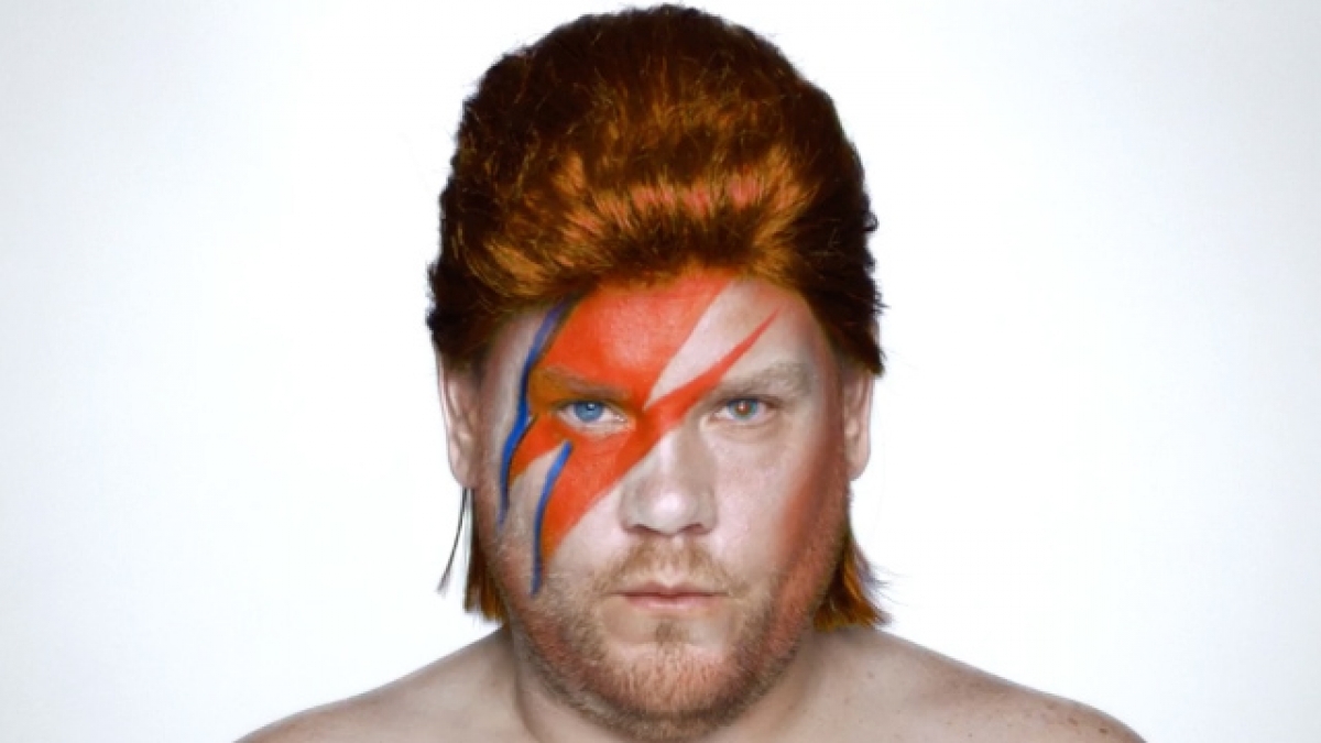 Ve el nuevo comercial de Apple Music protagonizado por James Corden