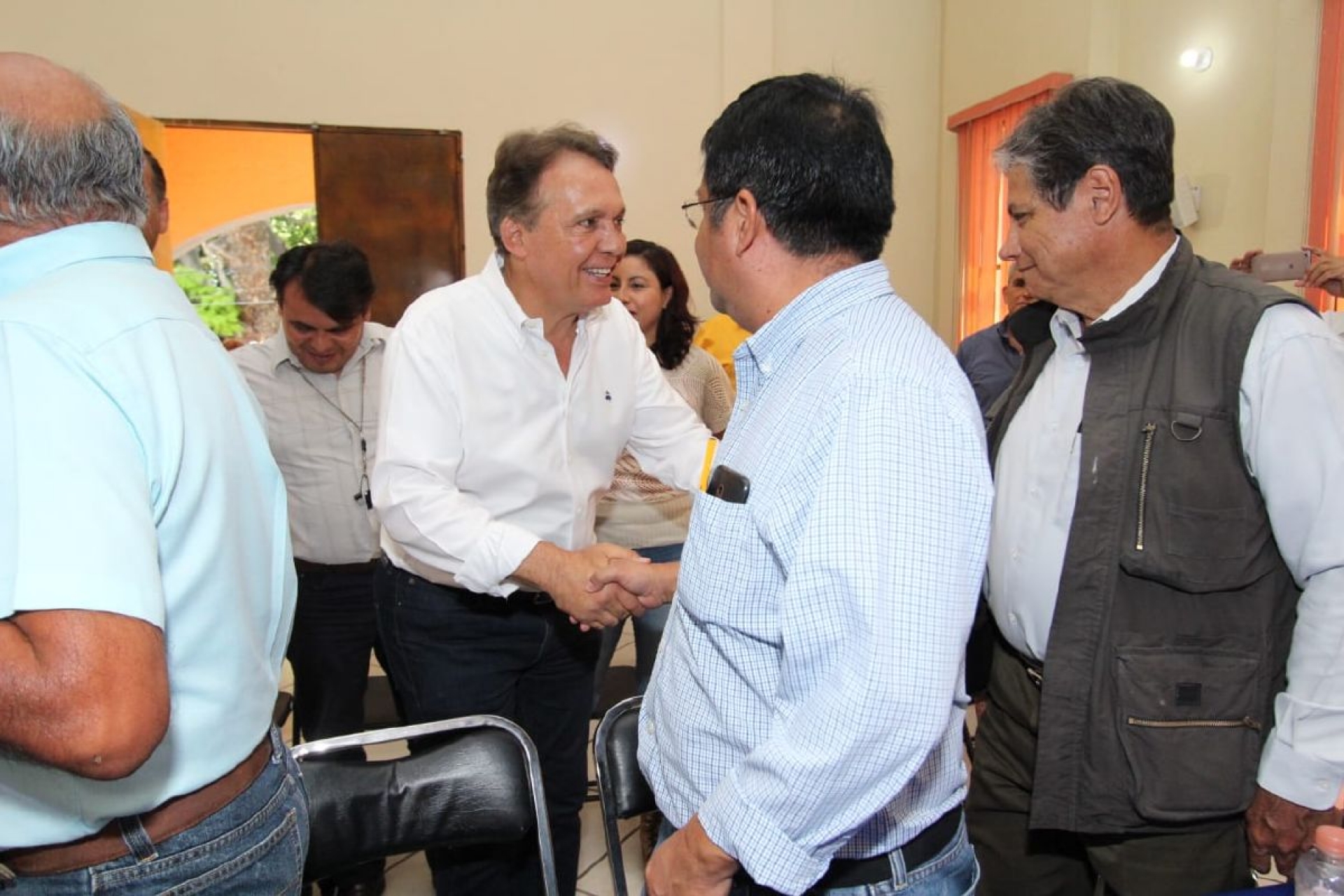 Contar con ciudades más seguras, con mejores servicios e incluyentes, propuesta de Jorge Meade