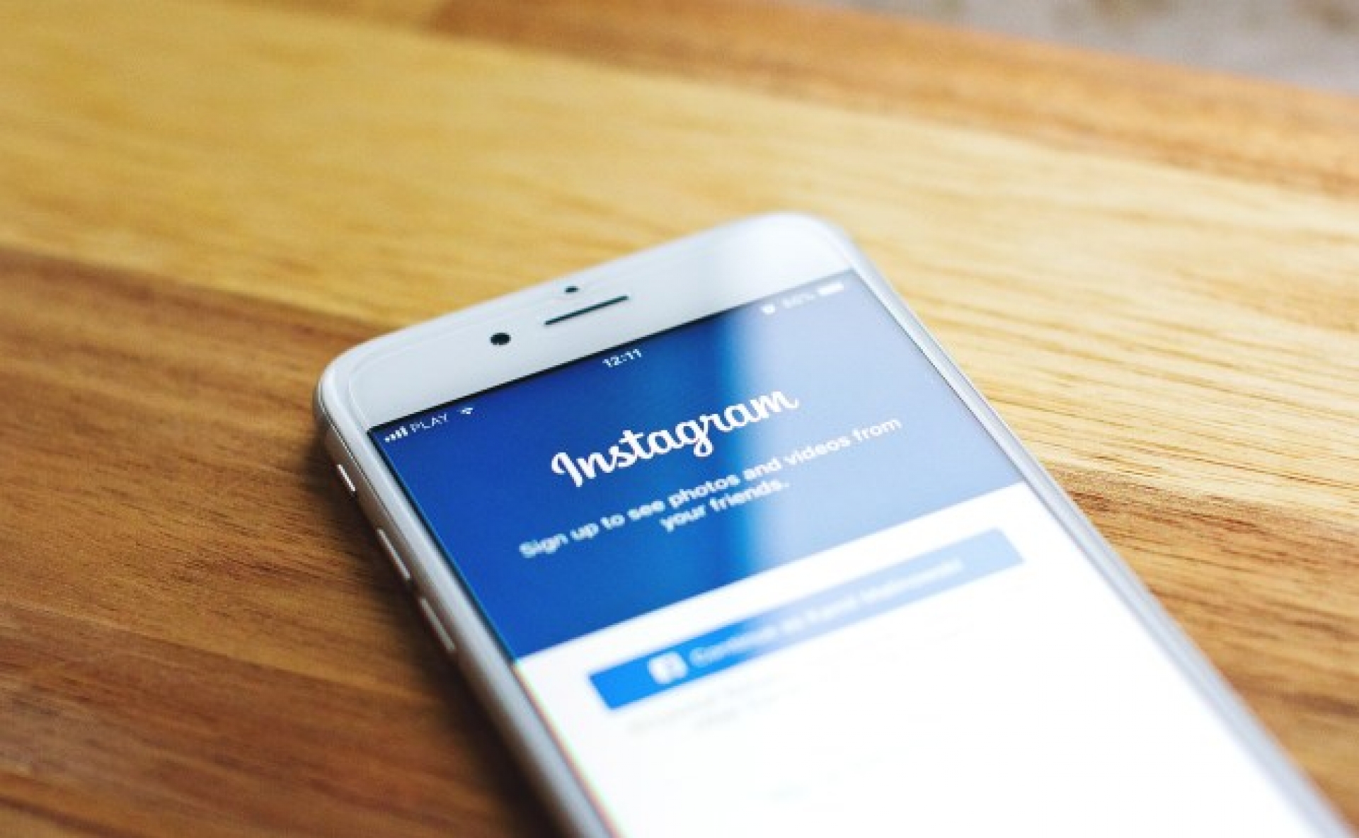 Instagram desactiva GIFs en Stories por contenido racista
