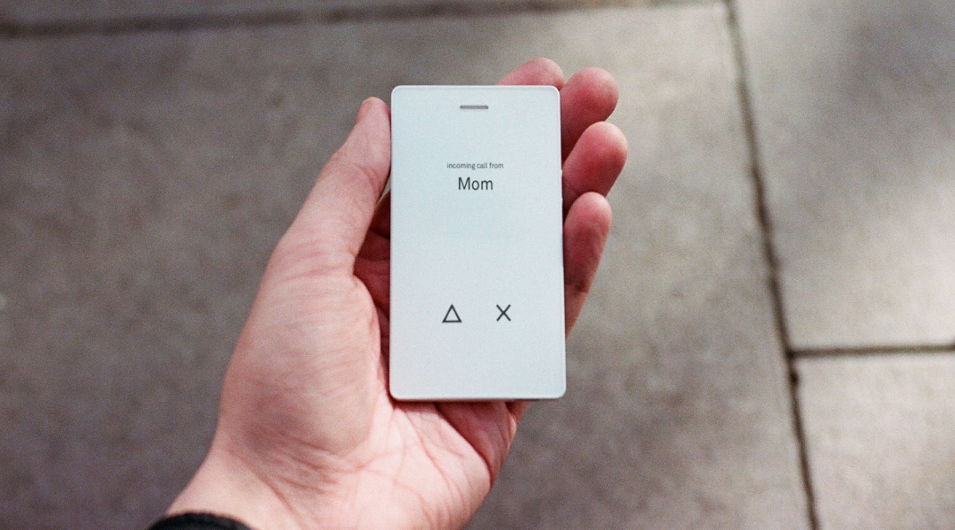 Conoce el smartphone más sencillo y minimalista del mundo