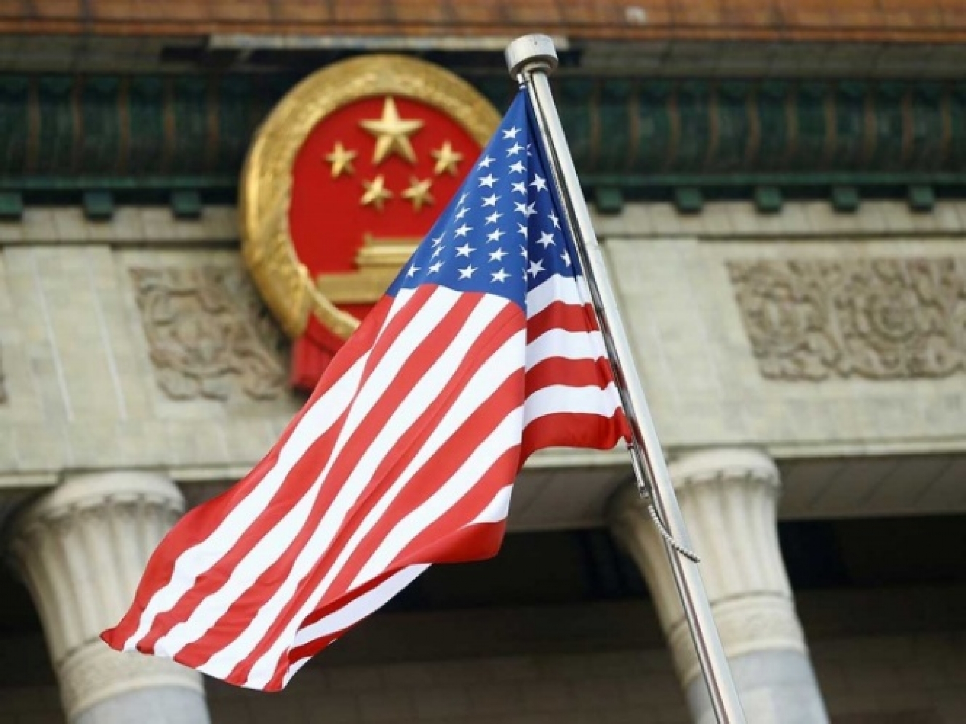 Advierte China a EU que responderá a más aranceles