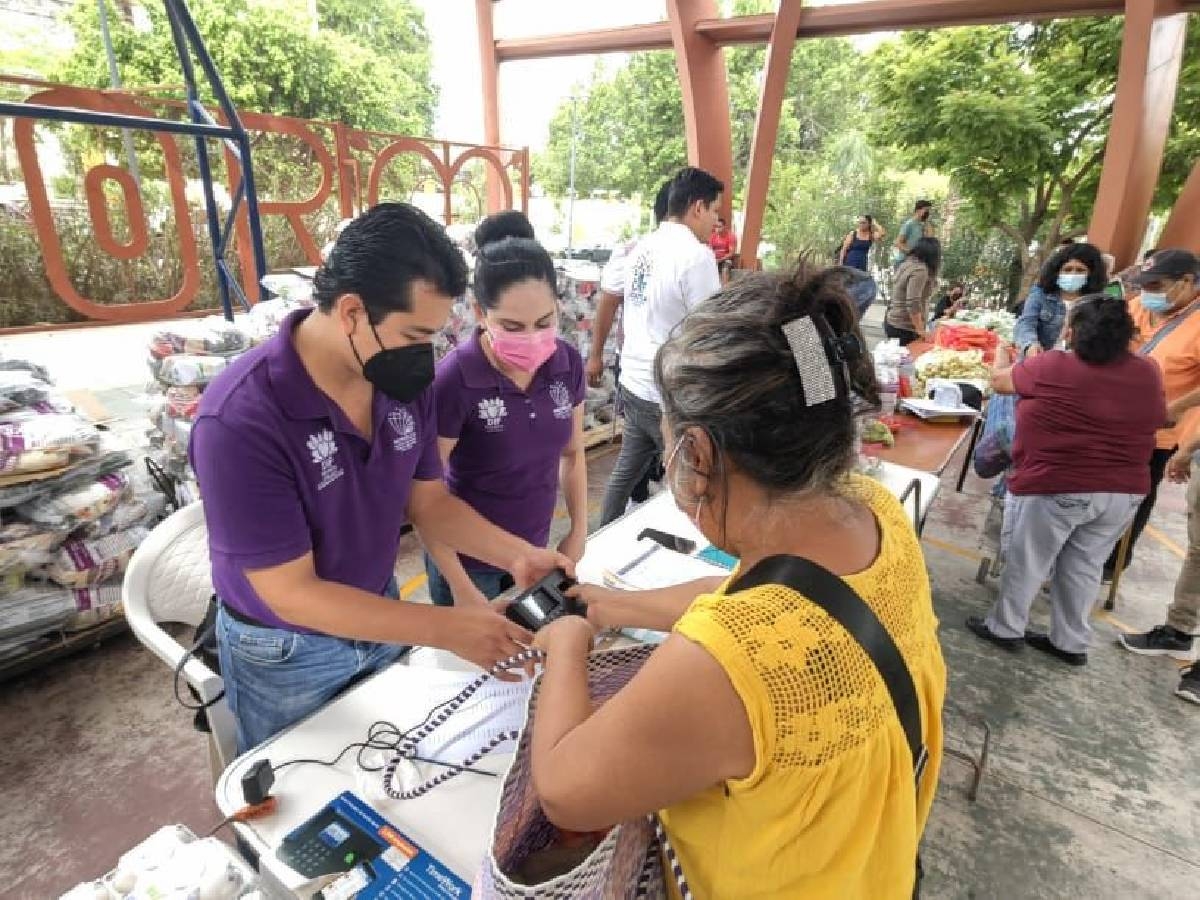 DIF Morelos entrega despensas a grupos vulnerables de Jojutla