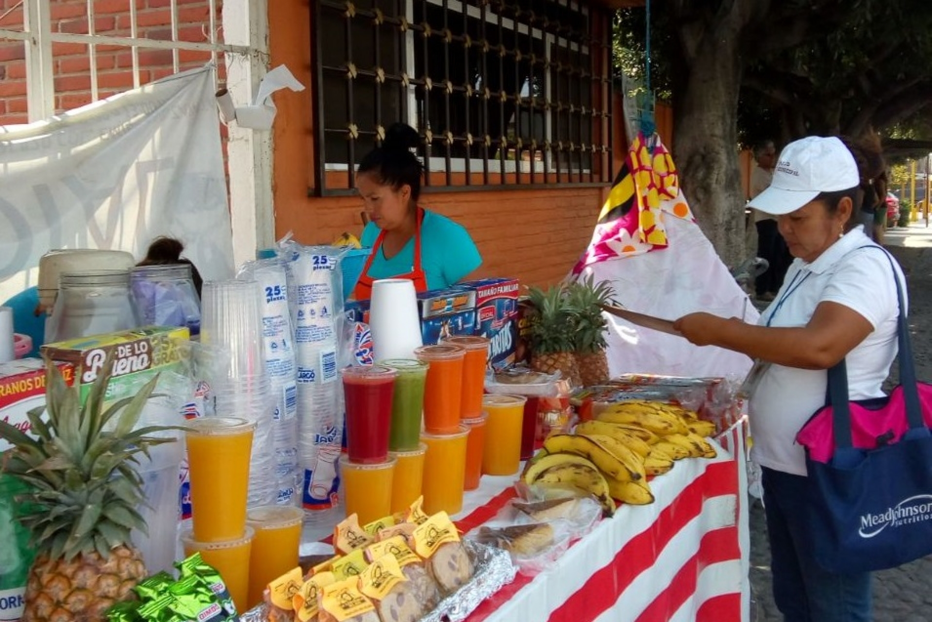 Bajo vigilancia, puestos de comida para prevenir enfermedades