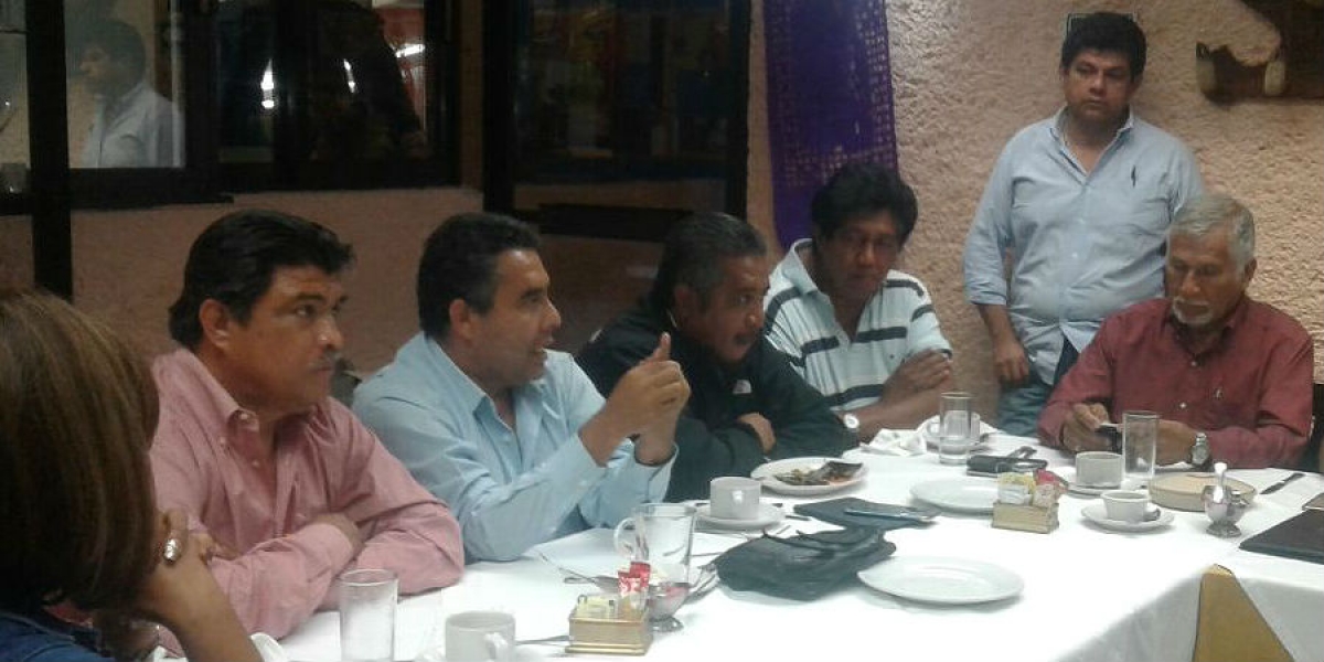 Se reúne titular de la SMyT con transportistas de la CTM