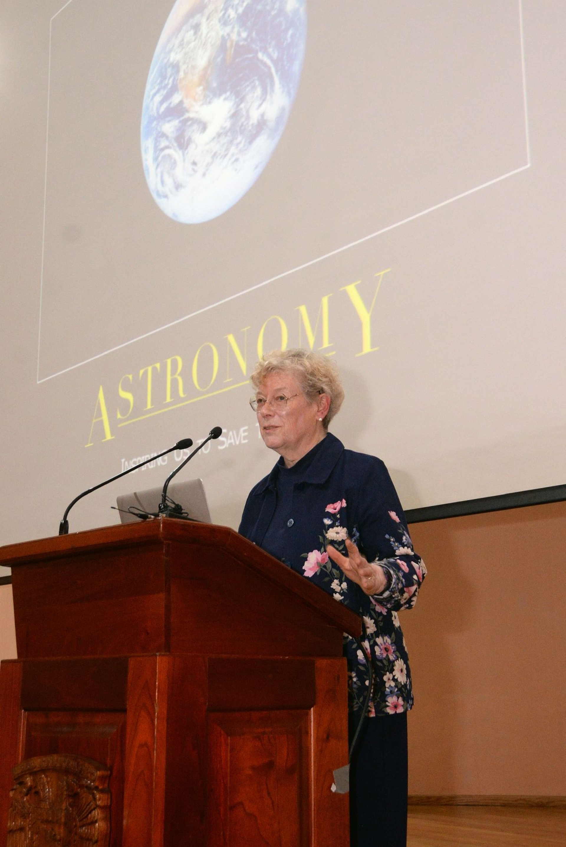La astronomía, útil para inspirarnos a salvar la Tierra: Sandra Moore Faber