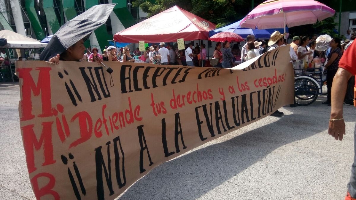 El MMB se manifestó durante festejo del SNTE en Zacatepec