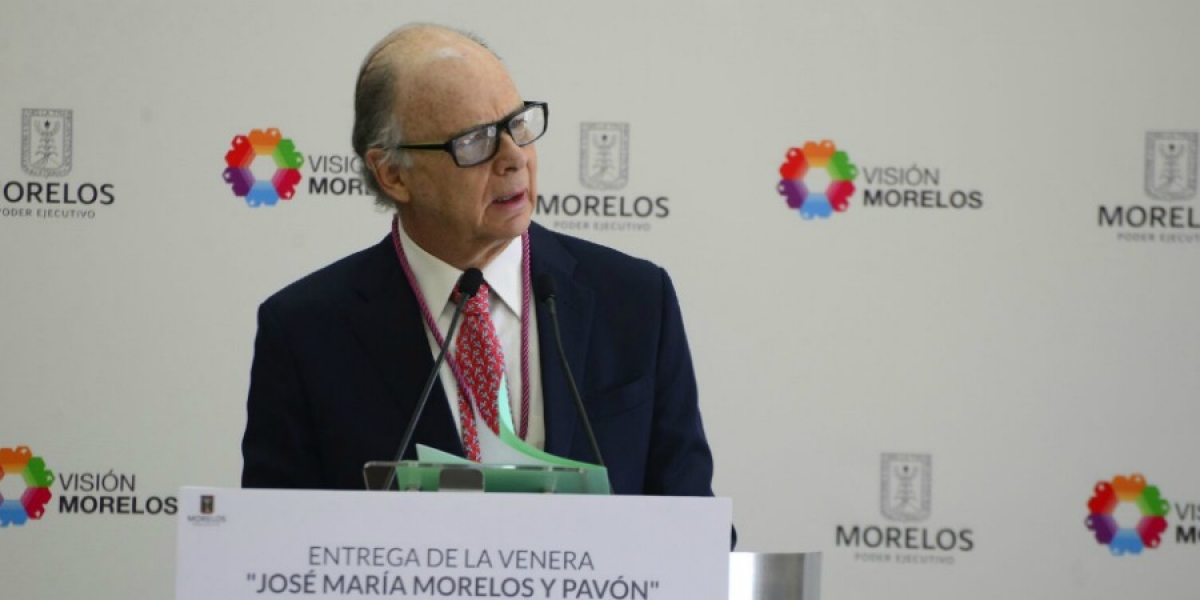 Llevan a cabo entrega de la venera “José María Morelos y Pavón”