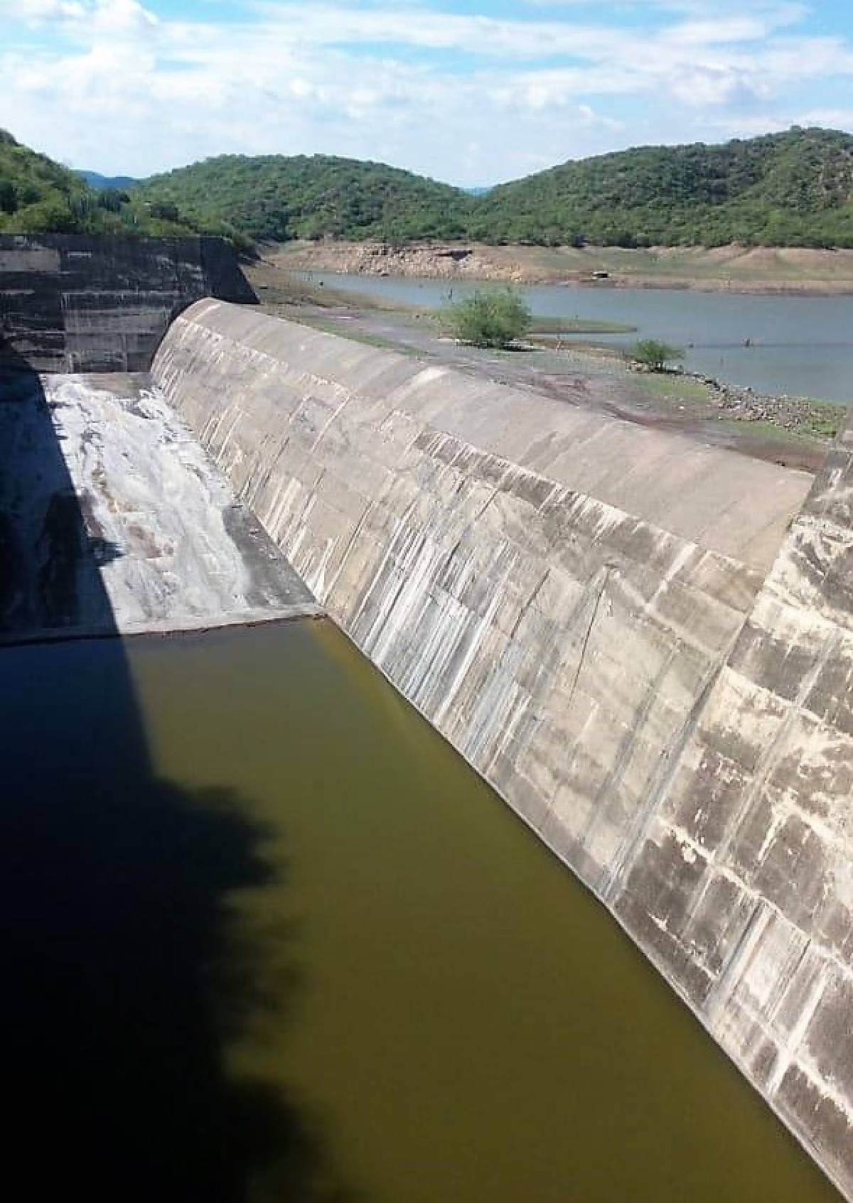 Presa “Los Carros” de Axochiapan pierde capacidad de almacenamiento