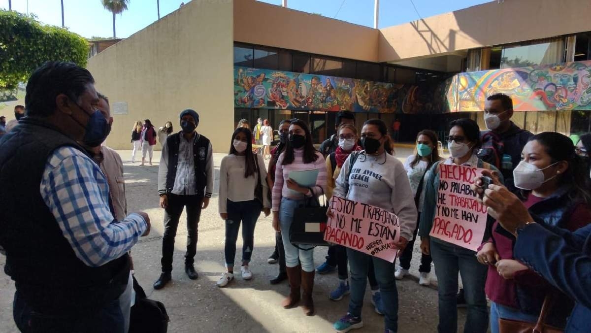 Profesores temen quedarse sin salario otra vez