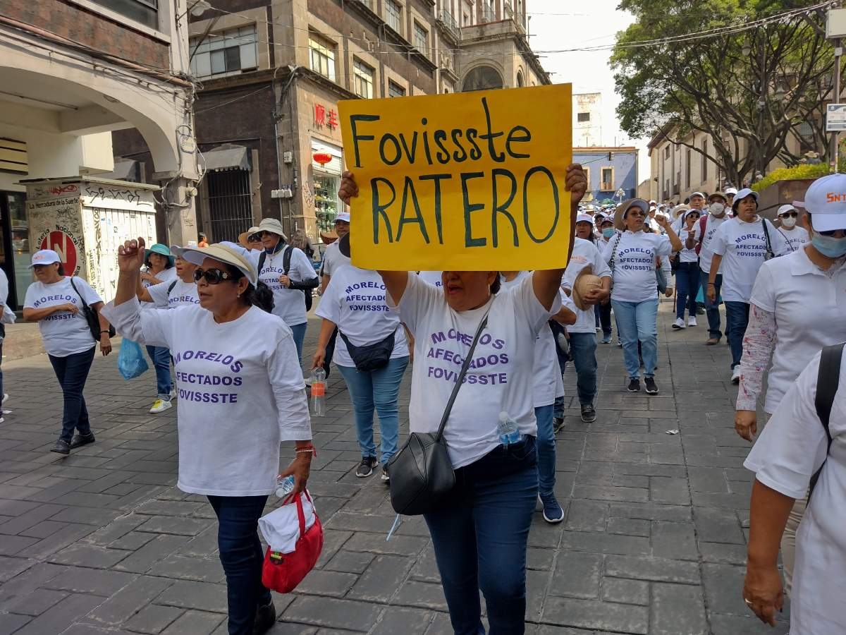 Casi un cuarto de millón de docentes busca mejorar sus percepciones