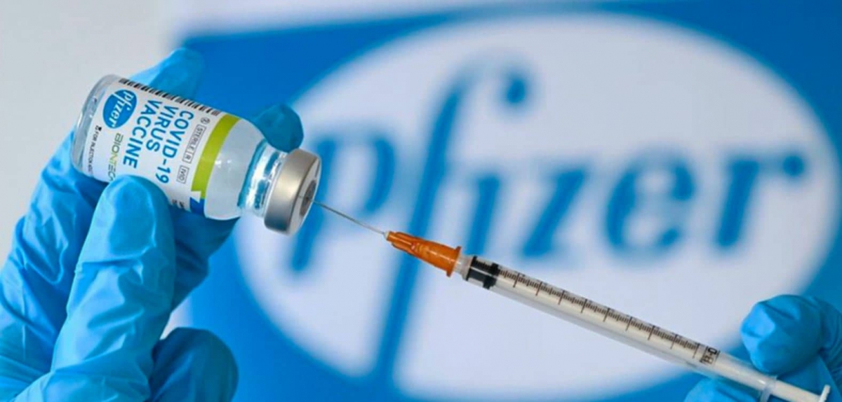 Autorizan tercera dosis de Pfizer para personas mayores y en riesgo