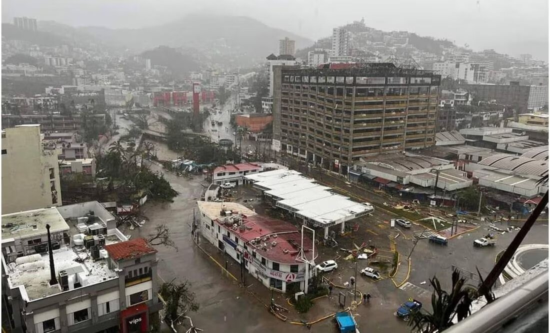 Gabinete de Seguridad se dirige a Acapulco por afectaciones del Huracán Otis