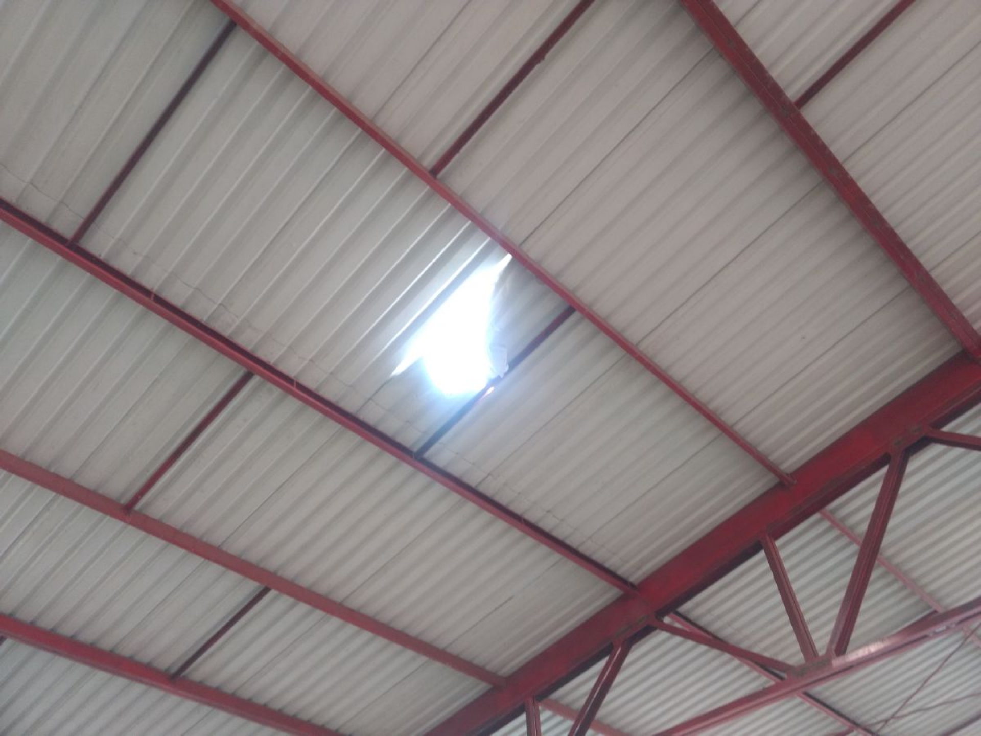 Explosión en secundaria de Civac deja un profesor lesionado