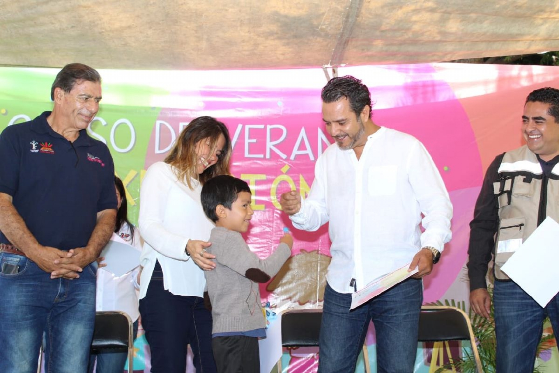 Clausuran Antonio Villalobos y Orquídea Álvarez cursos de verano