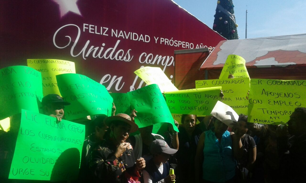 Hace una horas: Se manifiestan habitantes de Cuernavaca, solicitan apoyo del gobierno.