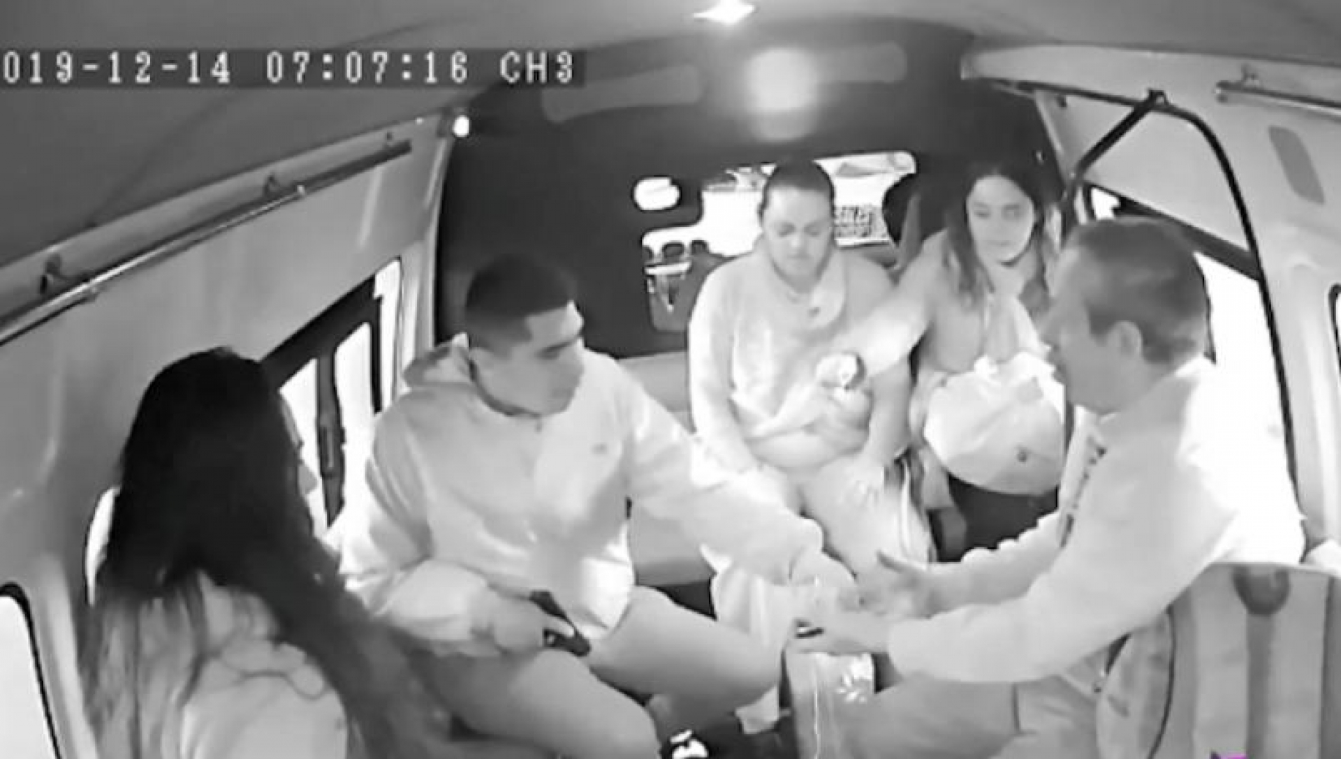 VIDEO: Estudiante ruega a ladrón por su mochila durante asalto en Ecatepec