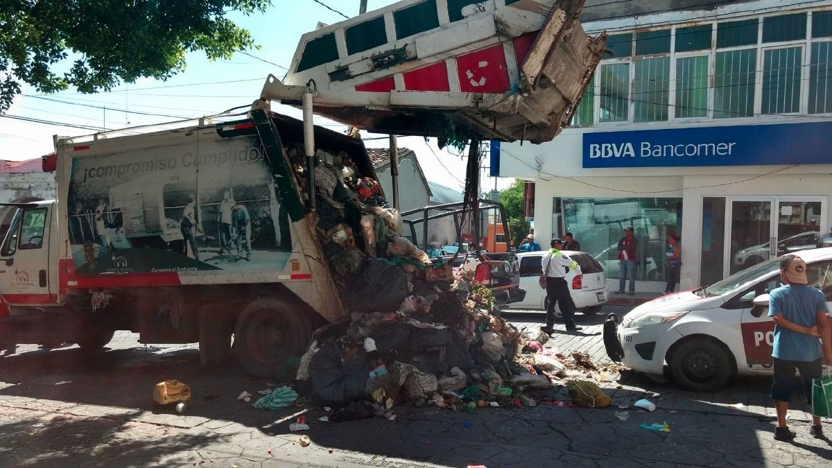 Arroja delegación de Xoxocotla basura al Ayuntamiento por no recibir recursos