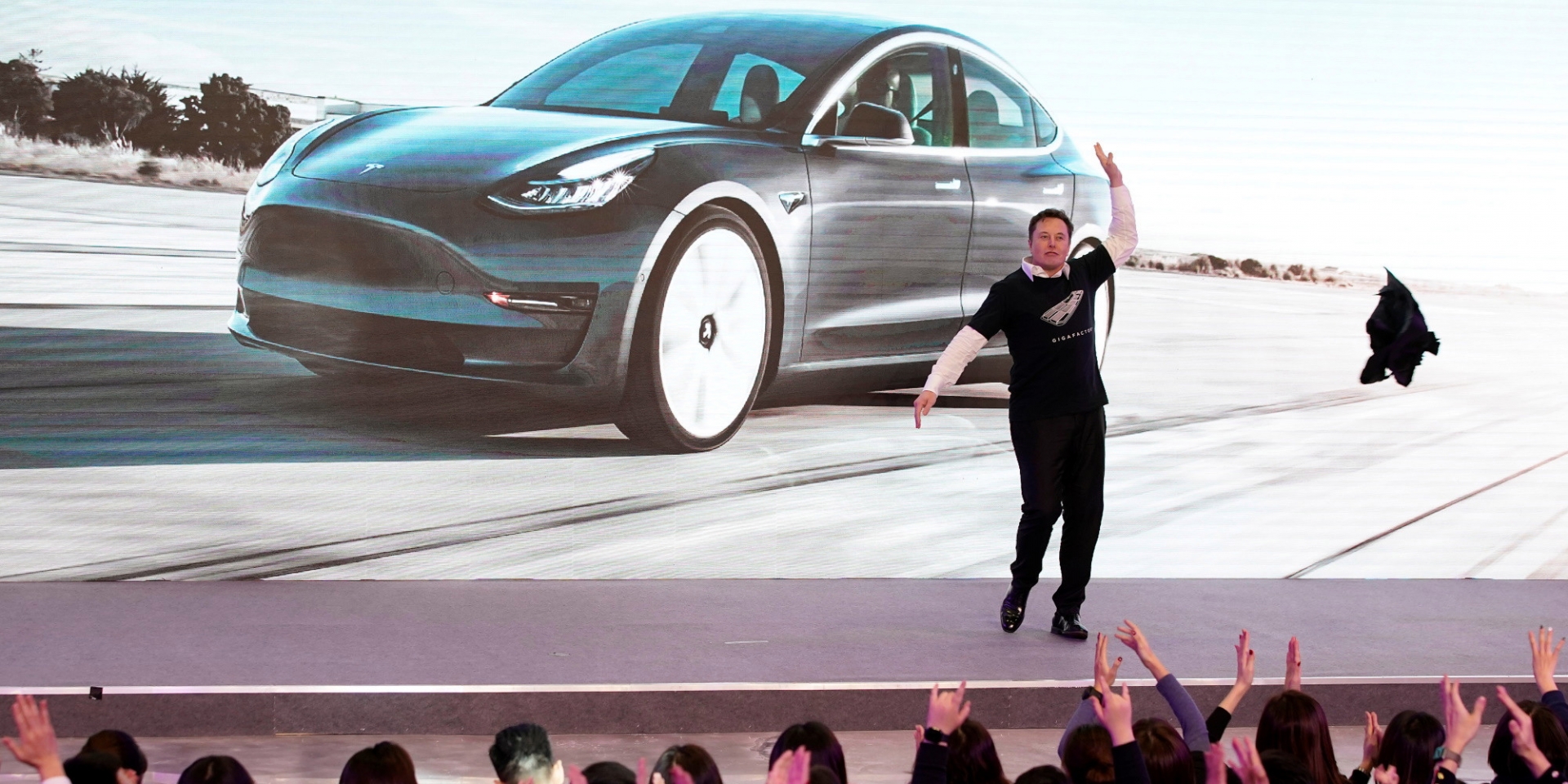 Tesla planea reanudar sus operaciones en California el viernes