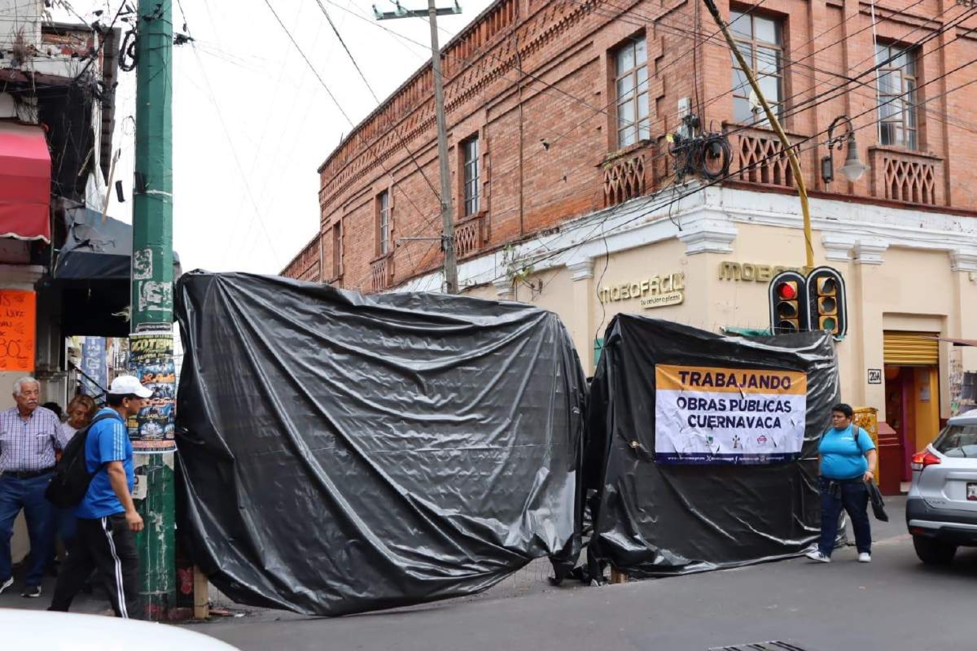 Buscan sitio para reubicar a ambulantes de la calle Degollado