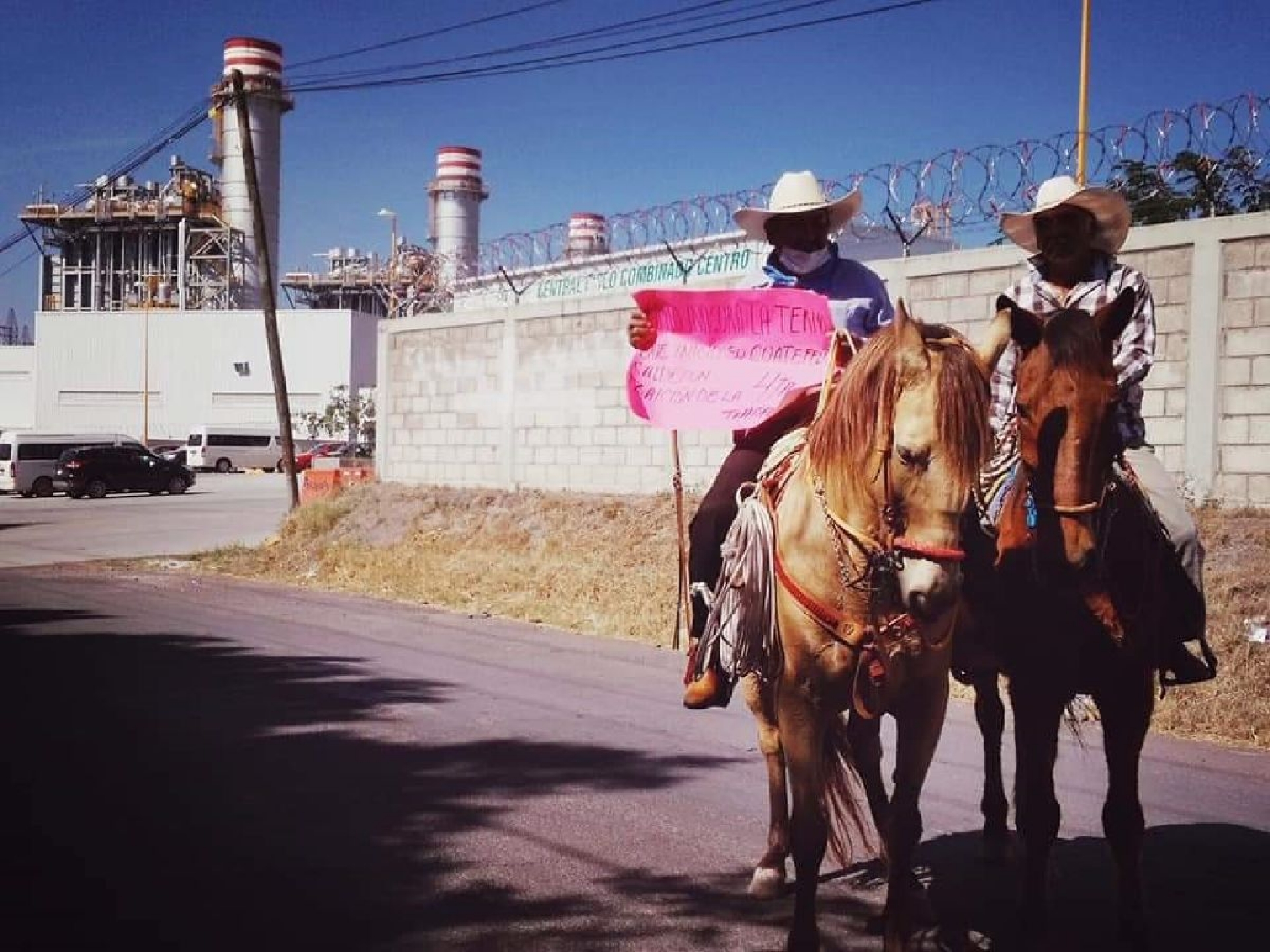 Se manifiestan en contra del inicio de operación de la termoeléctrica
