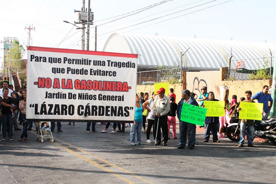 Protesta contra gasolinera provoca caos en el sur de Cuernavaca
