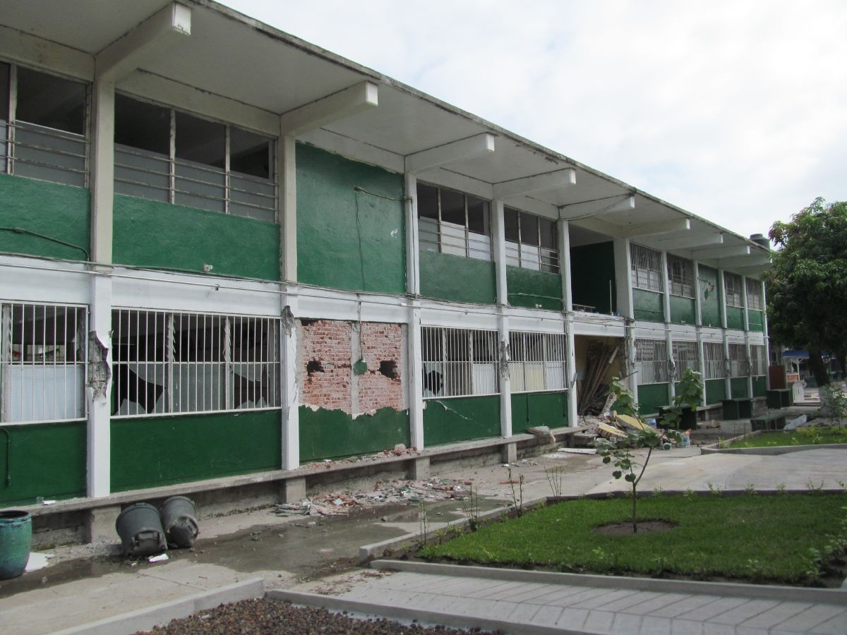 Sólo secundarias privadas normalizaron clases en aula en Zacatepec