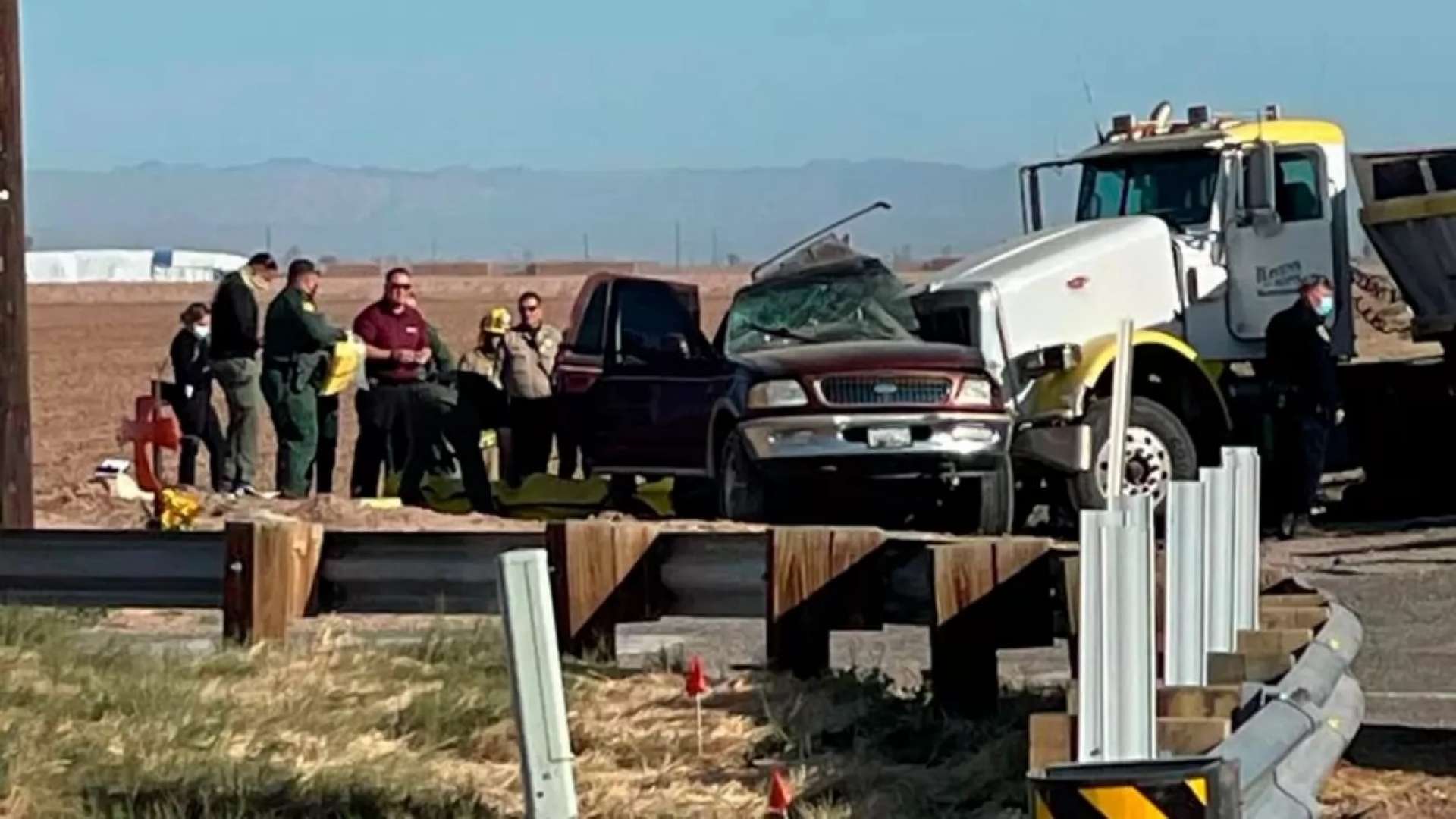 Mueren 12 mexicanos en accidente automovilístico en California