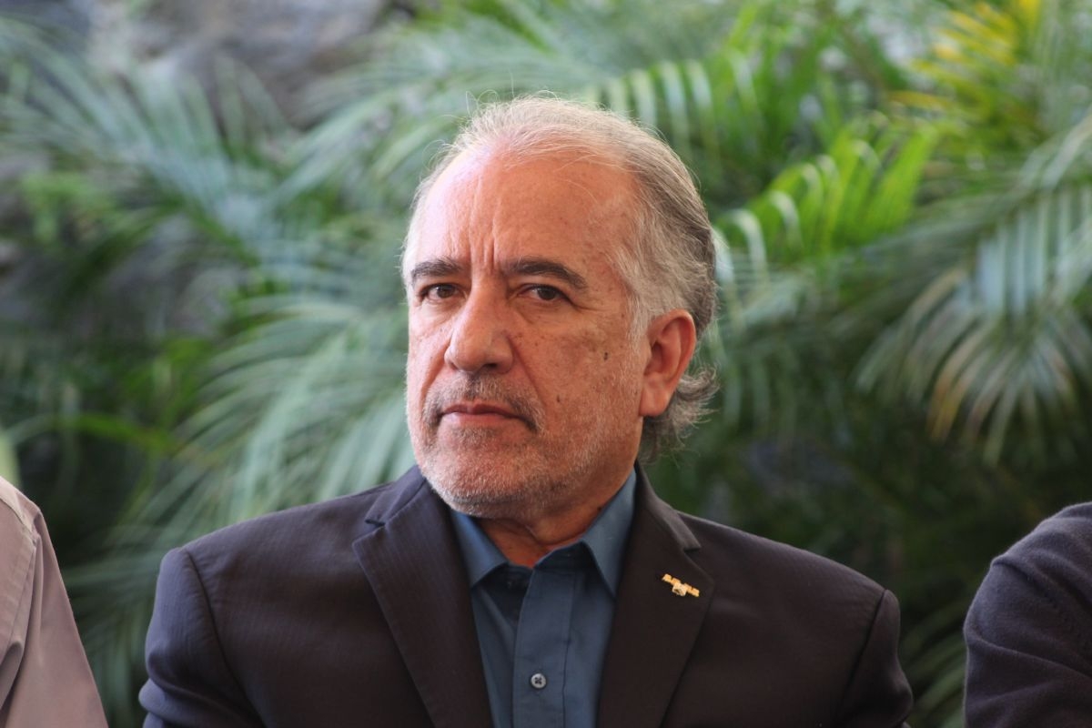 Designa Gustavo Urquiza a nuevos secretarios y coordinadores