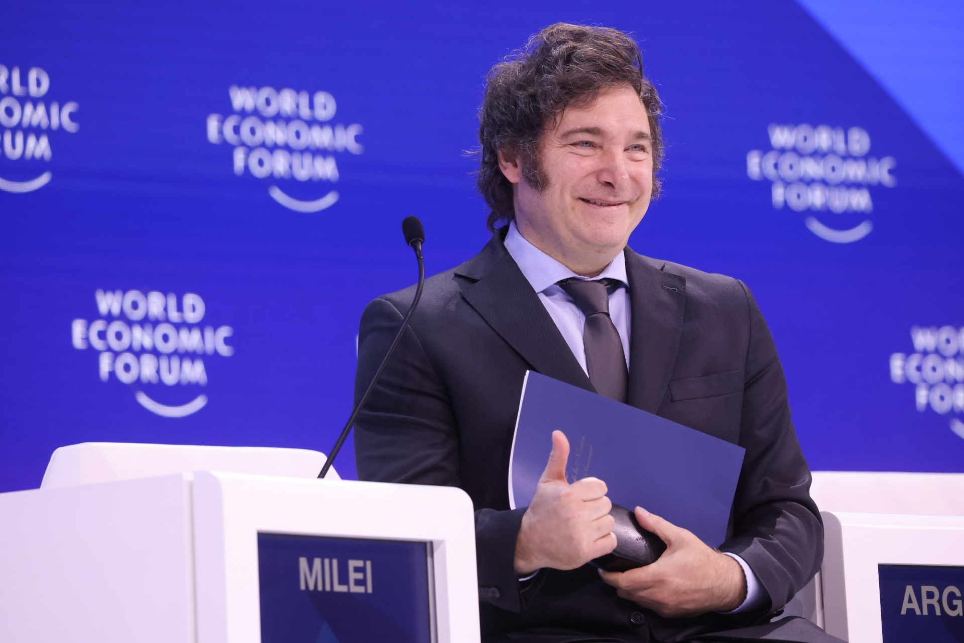 Congreso de Argentina aprueba 'ley ómnibus' impulsada por Milei