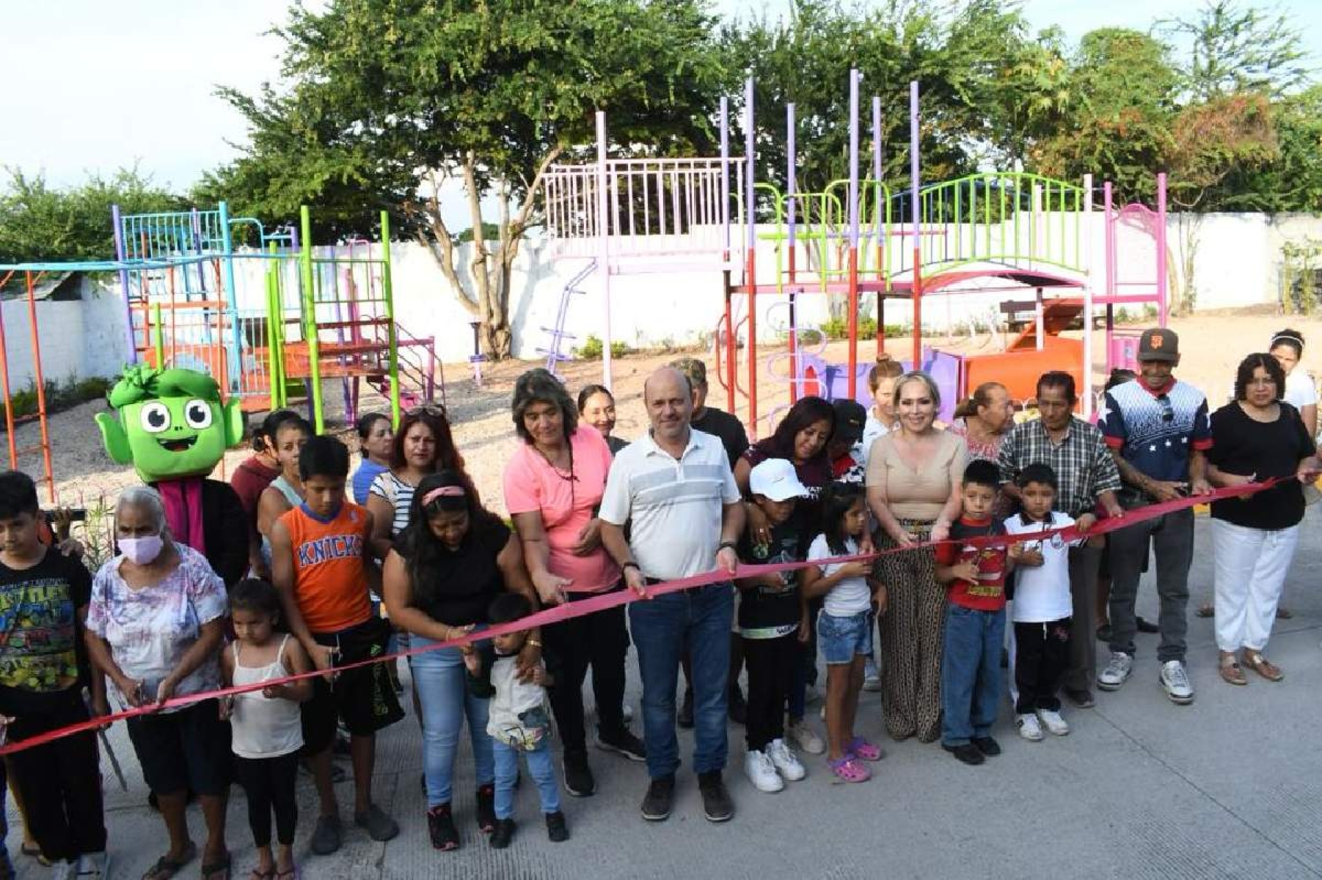 Inauguran parque infantil en la colonia La Biznaga de Cuautla