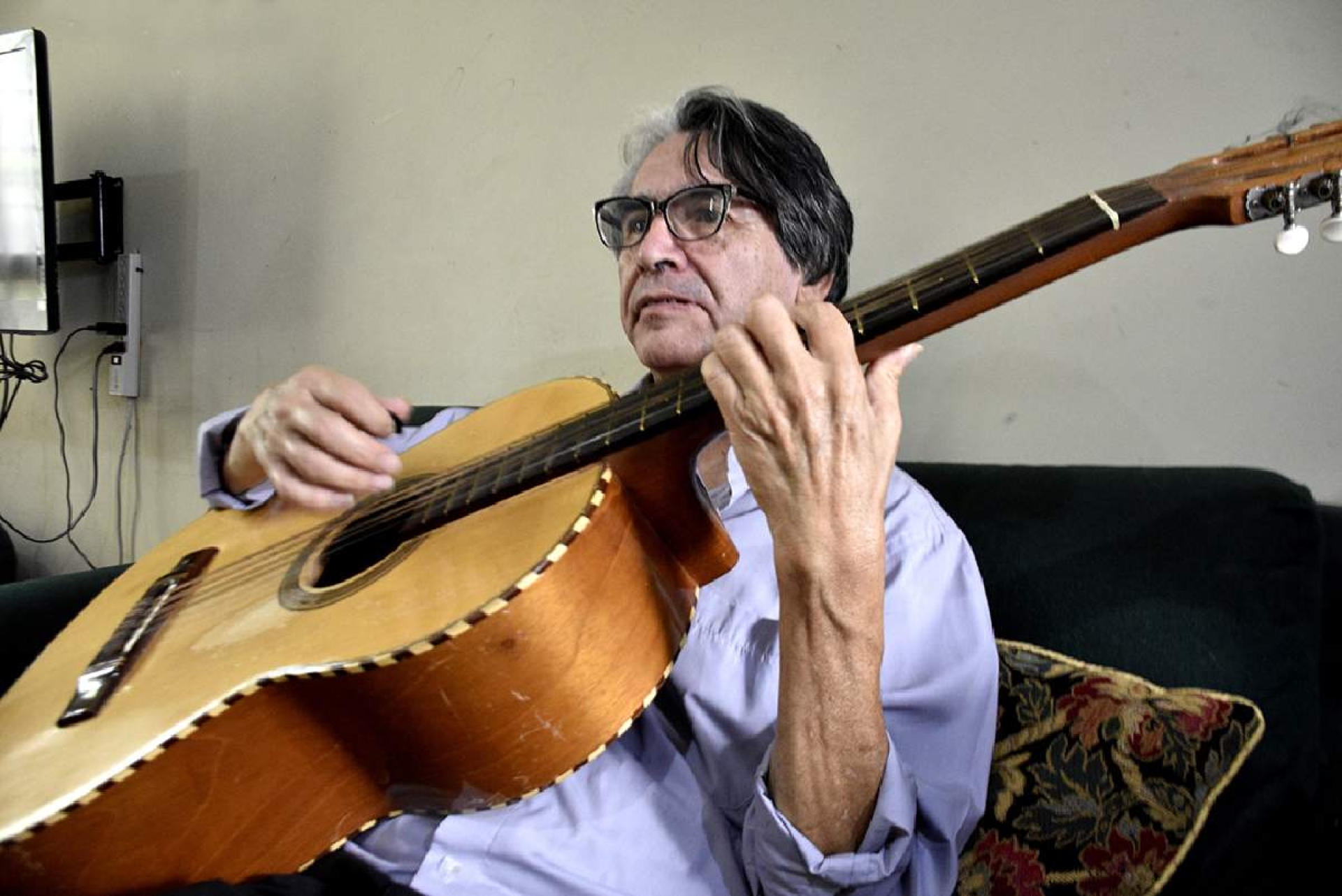 Jesús Peredo lanza álbum 'Suenen tristes instrumentos'