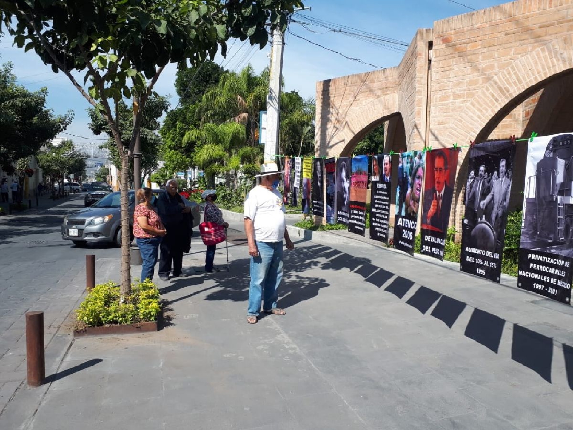 Integrantes de Morena realizan “tendedero informativo” en Jojutla