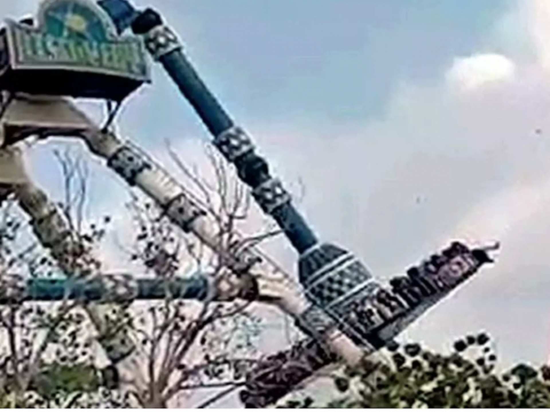 VIDEO: Juego mecánico en la India se parte con personas a bordo; mueren 2