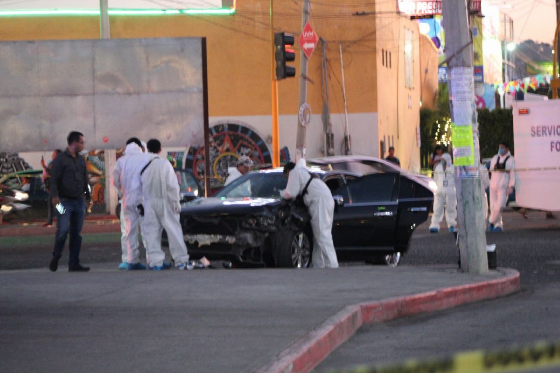 Acribillan a un vendedor de autos en Temixco